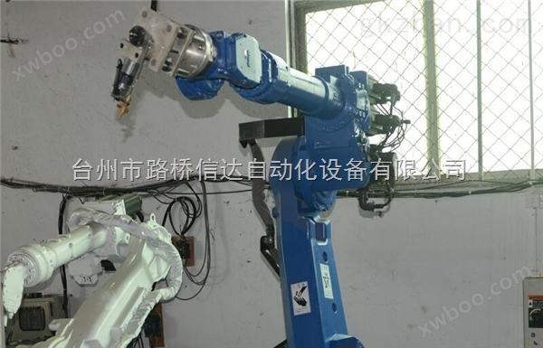 二手工业机器人打磨抛光自动化设备